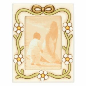 Portafoto con margherite e fiocco in ceramica, medio