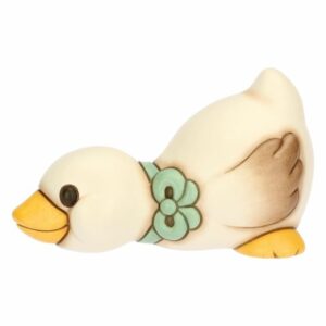 Oca Julie in ceramica con fiocco azzurro sdraiata thun