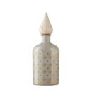 Bottiglia decorativa "Venezia" de L'Oca Nera, di colore grigio tortora con decoro geometrico oro e argento, e tappo a punta color panna.