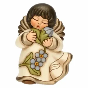 Statuina in ceramica THUN raffigurante Anna Angelo dei nonni con fiore, simbolo di amore, affetto e gratitudine.