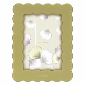 Portafoto da tavolo grande THUN della linea Country Bloom, in stoneware di colore verde, con cornice a forma di onda.