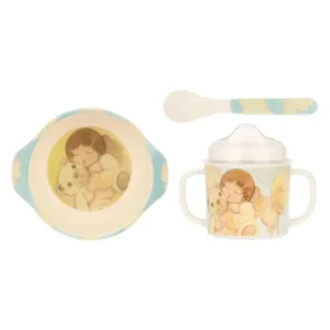 Set pappa THUN in melamina di colore bianco e azzurro con piatto, bicchierino e cucchiaio, decorati con un angelo e un orsetto.